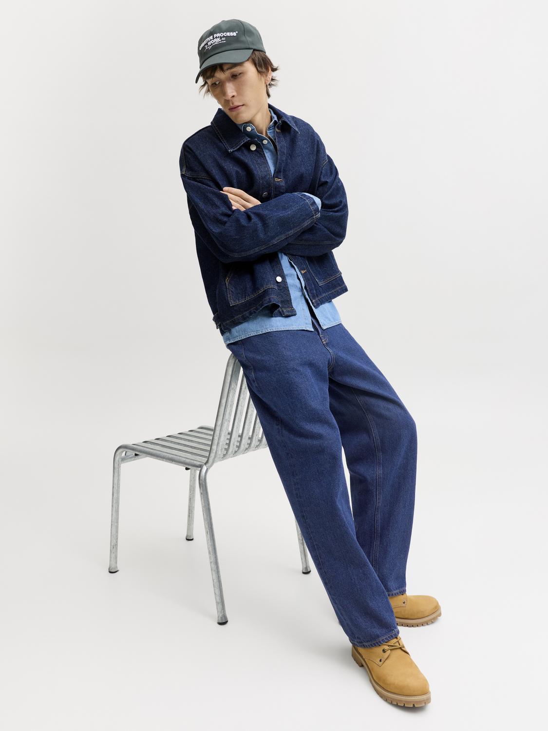 model_shot-creative